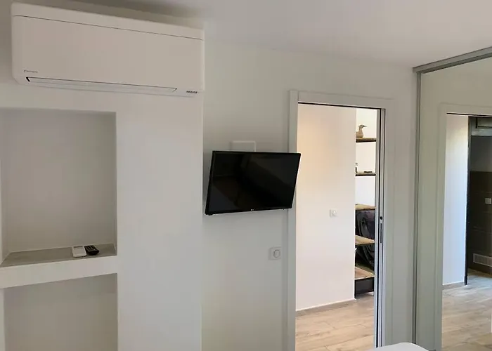 Neuf 4km * Saint-Tropez